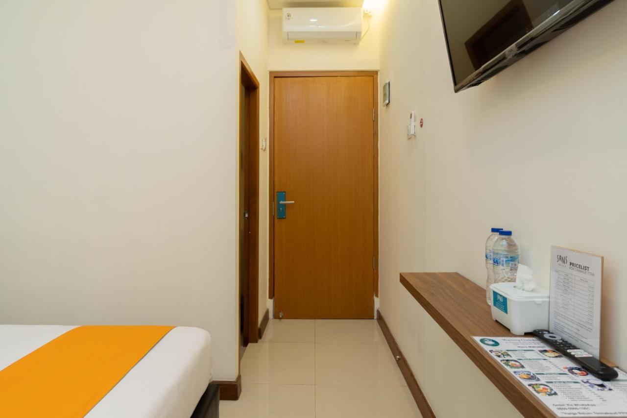 Sans Hotel Suryakencana Bogor Exterior foto