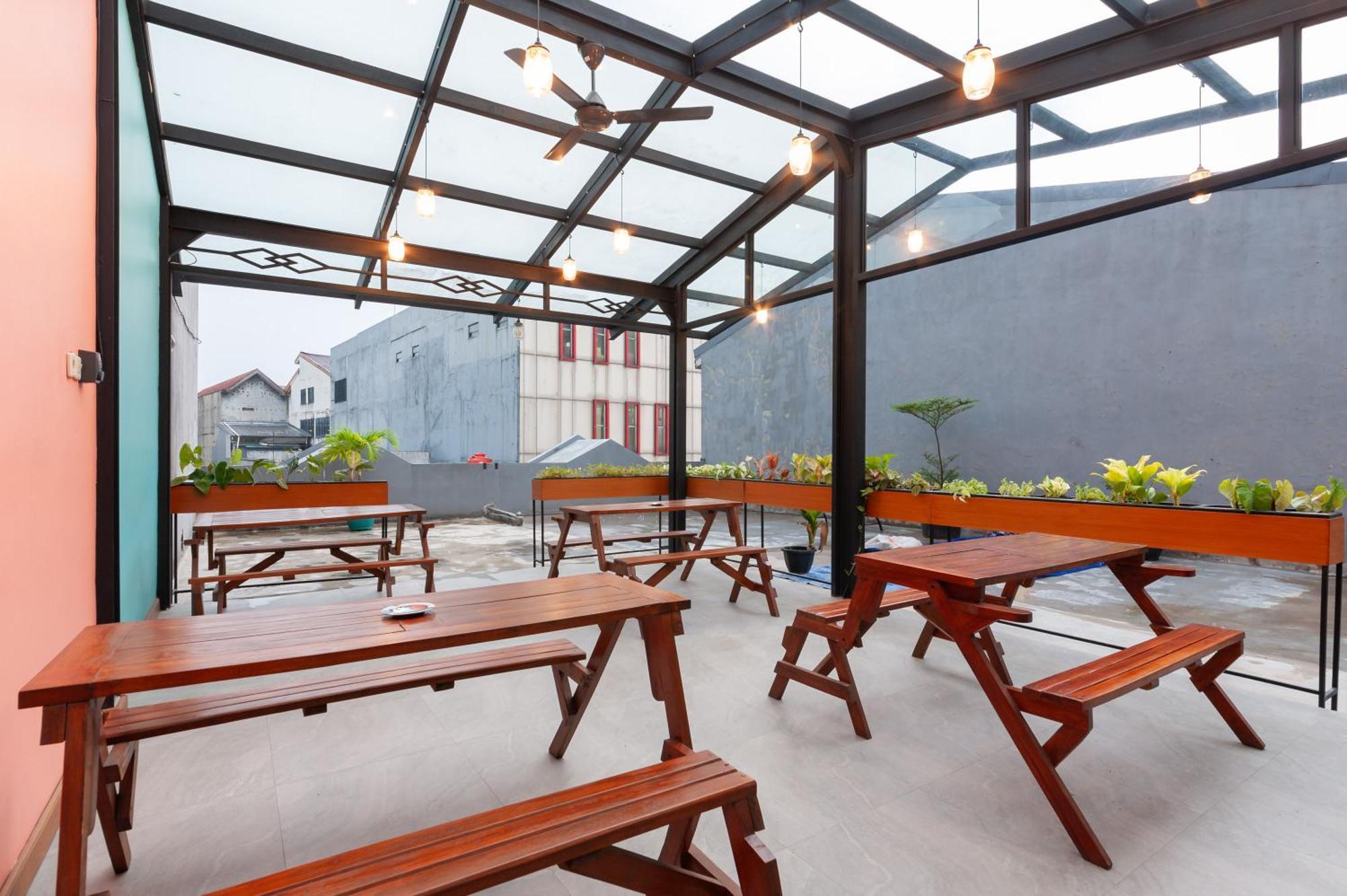 Sans Hotel Suryakencana Bogor Exterior foto