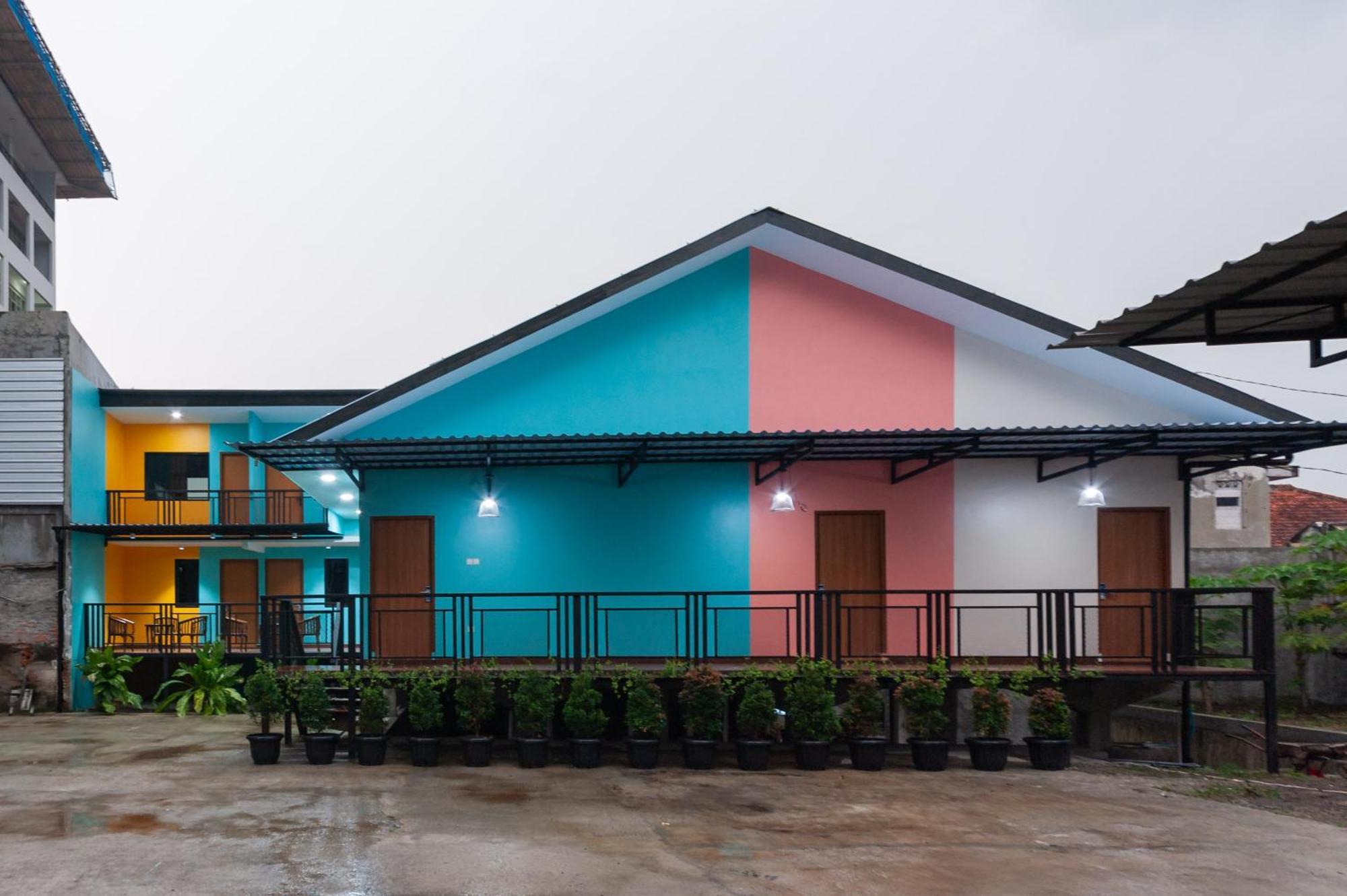 Sans Hotel Suryakencana Bogor Exterior foto
